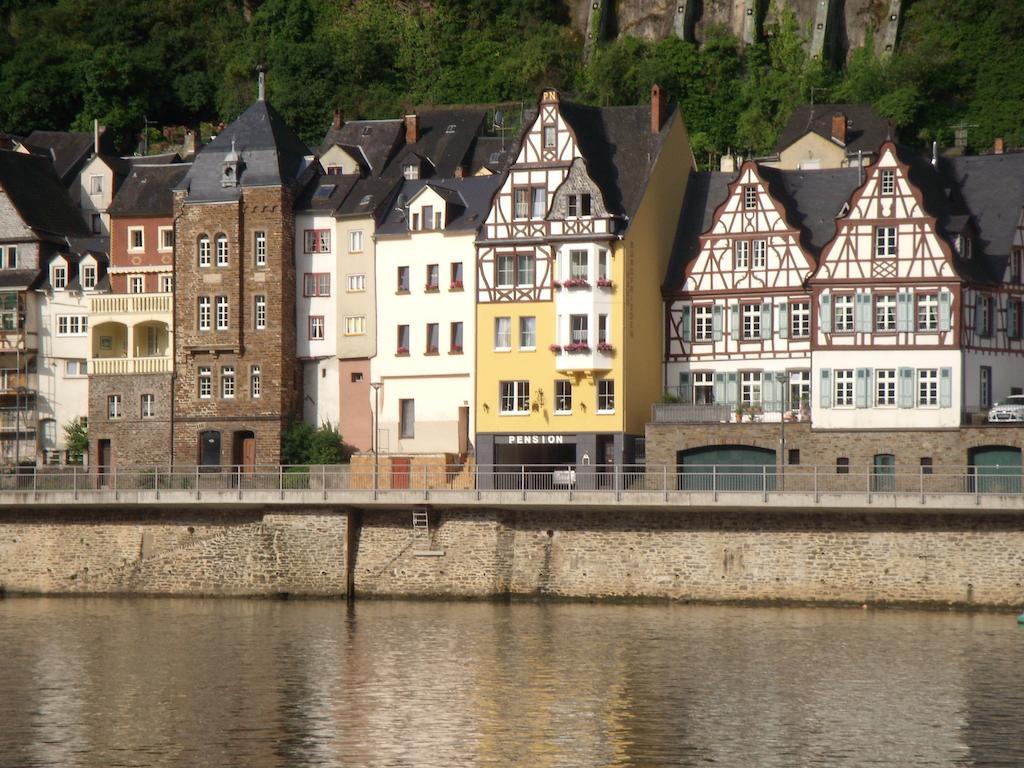 Haus Burgfrieden Cochem Hotel Exterior photo